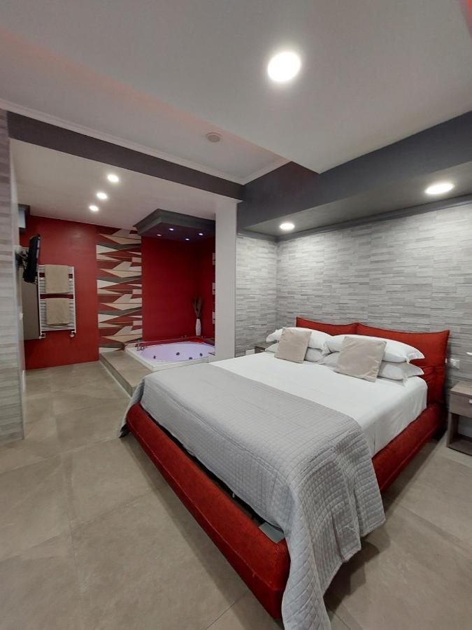 Sweet Home & Wellness Luxury Apartment Нетуно Екстериор снимка
