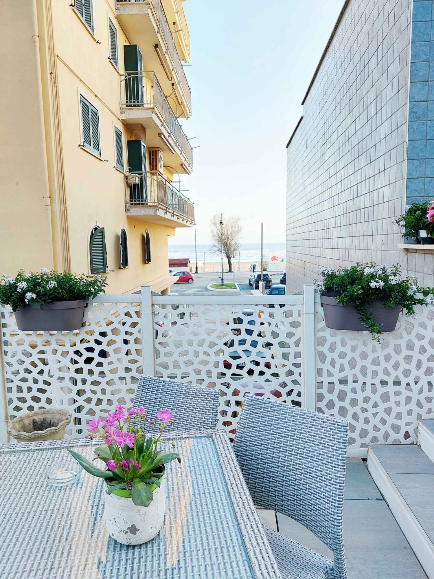 Sweet Home & Wellness Luxury Apartment Нетуно Екстериор снимка